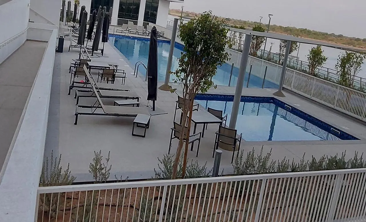 Deluxe Apartment On Yas With Sea View Balcony Абу-Даби
